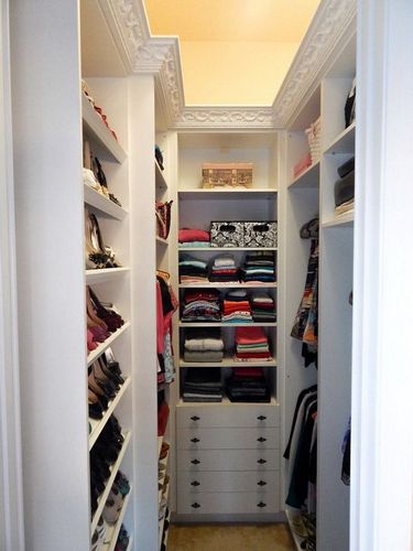Гардеробная из кладовки (74 фото): варианты как сделать маленькой комнаты кладовой в панельном доме гардероб