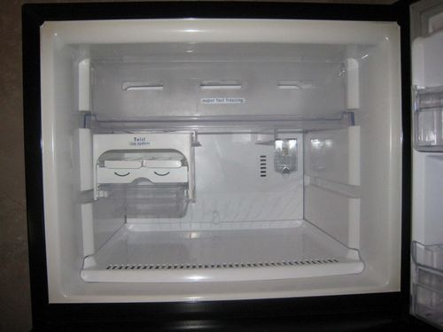Холодильник не морозит: причины, почему перестал, а лампочка горит, работает Самсунг с сухой заморозкой