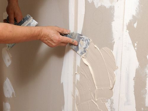 Как зашпаклевать стены под покраску