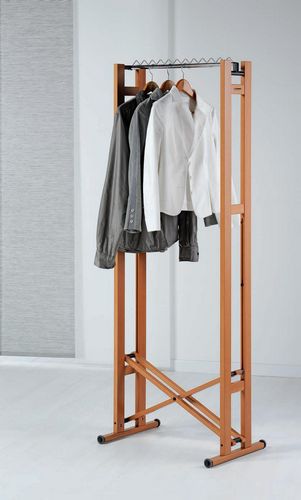Напольные вешалки в прихожую (40 фото): оригинальные дизайнерские вешалки для верхней одежды в коридор, кованые и деревянные изделия