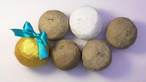Папье-маше из яичных лотков: из коробок, как сделать поделки из ячеек яиц, мастер класс, рецепт своими руками для сада, масса, фото, видео
