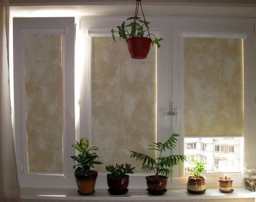Подробно про рулонные шторы для пластиковых окон, их особенности