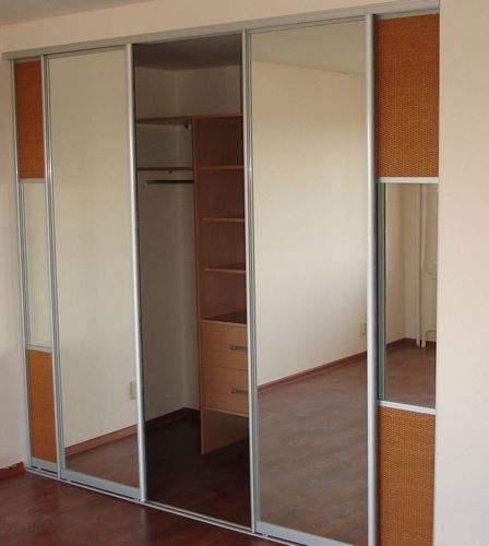 Раздвижные двери для гардеробной (75 фото): как самому сделать зеркальные и стеклянные двери типа купе в комнату