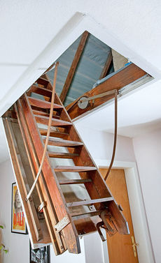 Складная лестница на чердак своими руками: фото, видео