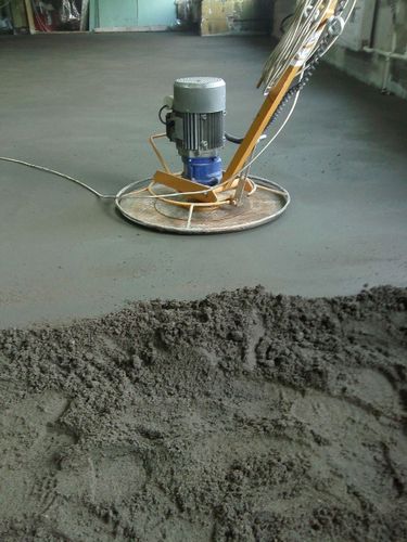 Сколько сохнет стяжка пола? Как долго высыхает цементная и бетонная стяжка, сколько времени схватывается покрытие толщиной 5 и 10 см, сколько дней застывает раствор из пескобетона