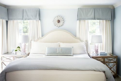 Спальня в голубых тонах (70 фото): дизайн интерьера в коричнево-голубом и нежно-голубом цвете