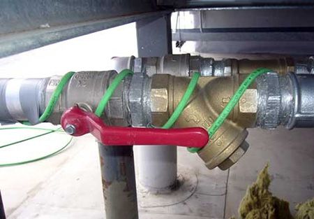 Подогрев трубы водопровода от замерзания электрическим кабелем