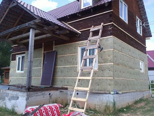 Утепление деревянного дома из бруса: виды материалов