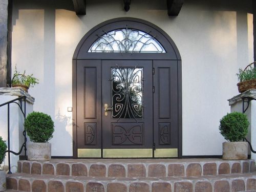 Утепленные входные двери для частного дома: теплоизоляционные материалы, самоклеящийся утеплитель, войлок или полиуретан, какой лучше