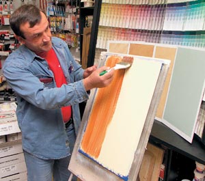 Акриловая краска для дерева: покрытия для окон, мебели, стульев, инструкция по выбору, видео и фото