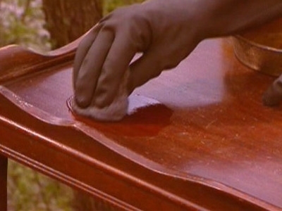 Краска для мебели из дерева: покрытия без запаха и другие, инструкция по окрашиванию, видео и фото