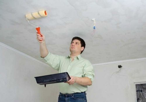 Покраска потолка водоэмульсионной краской своими руками без пятен, полос, разводов