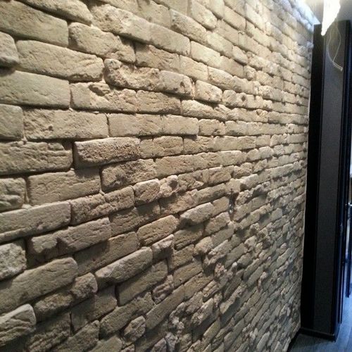 Декоративный камень в интерьере: 20 фото