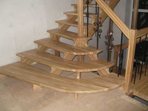 Деревянные лестницы на второй этаж в частном доме: фото