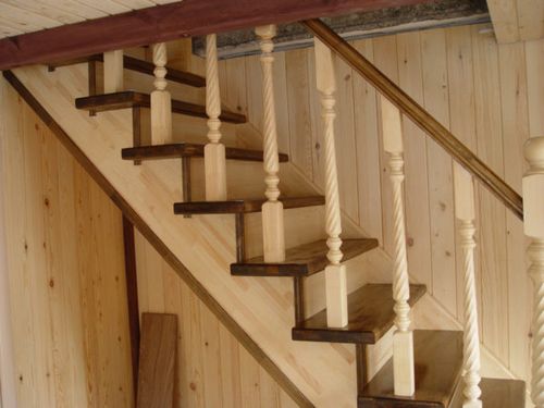 Деревянные лестницы на второй этаж: винтовые и другие конструкции, изготовление, видео и фото