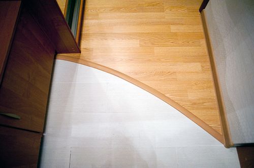 Дизайн коридора в квартире: как сделать ремонт в маленькой прихожей (фото)