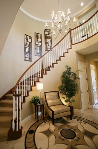 Дизайн прихожей и коридора с лестницей: отделка в классическом стиле, план п 44
