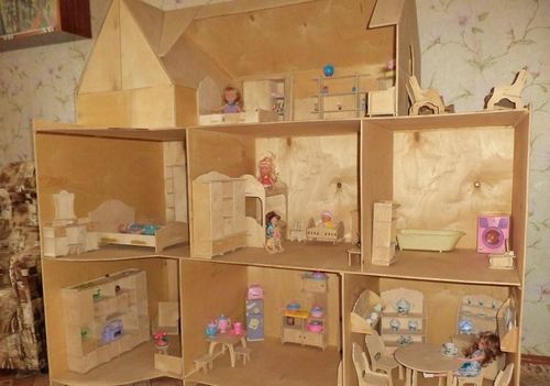 Домик для барби своими руками: как сделать для куклы, фото как построить из коробки, с вещами и мебелью, видео