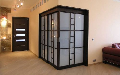 Дверь для кухни: рекомендации по выбору (40 фото): легкие складные кухонные модели со стеклом, нужна ли стеклянная дверь между гостиной и кухней (полотно, двери) Дверь для кухни: рекомендации по выбору (40 фото): легкие складные кухонные модели со стеклом, нужна ли стеклянная дверь между гостиной и кухней