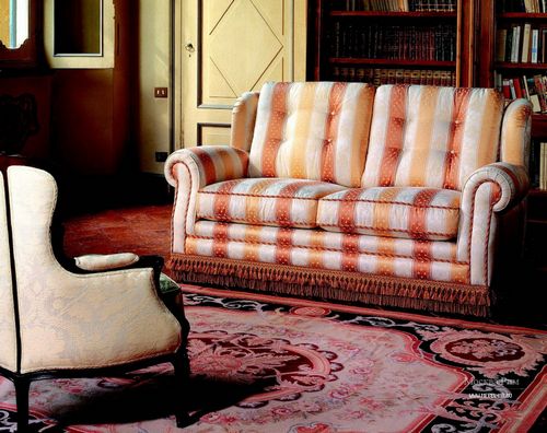 Двухместный диван (35 фото): кожаный 2-х местный белый диван из ротанга и другие необычные модели