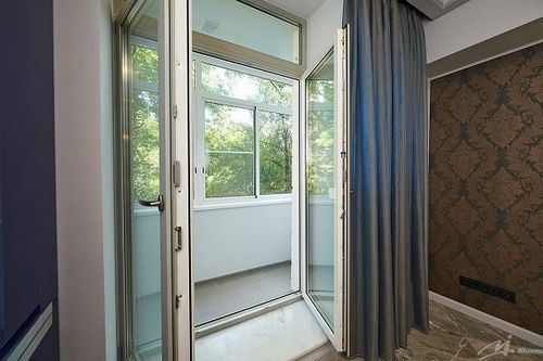 Французские двери на балкон или лоджию: раздвижные, гармошкой, монтаж с фото и видео (двери, французский) Французские двери на балкон или лоджию: раздвижные, гармошкой, монтаж с фото и видео