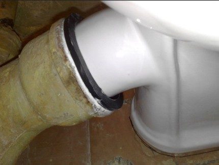 Как подключить унитаз к канализации: различные схемы монтажа
