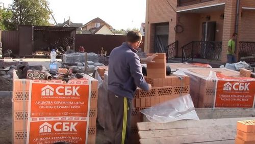 Как правильно класть кирпич - виды кладки и пошаговые инструкции (кирпич, кладка) Как правильно класть кирпич - виды кладки и пошаговые инструкции