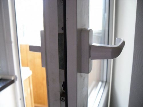 Как сделать дверь на балконе