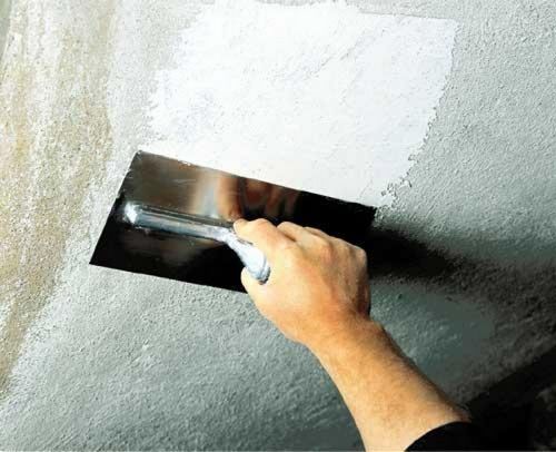 Как шпаклевать потолок под покраску. Работа с потолком перед окрашиванием