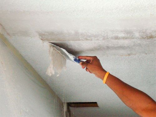 Как снять побелку с потолка