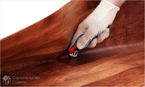 Как стелить линолеум своими руками на бетонный пол, деревянный пол +фото