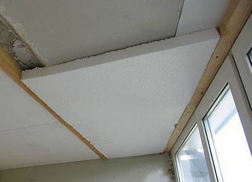 Как утеплить потолок на веранде изнутри правильно?