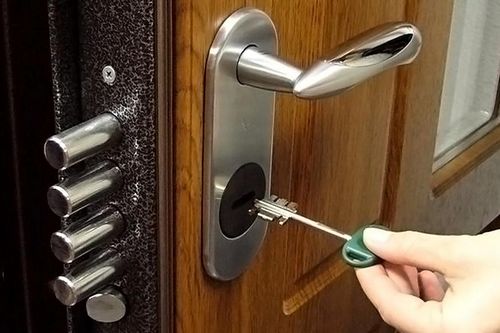 Как утеплить входную металлическую дверь? Способы и особенности утепления железной двери в квартире и частном доме (двери, полотно) Как утеплить входную металлическую дверь? Способы и особенности утепления железной двери в квартире и частном доме