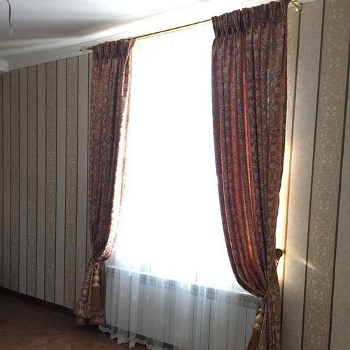 Как выбрать шторы для гостиной: 20 фото