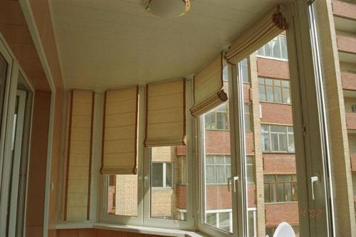Какие шторы повесить на балкон?