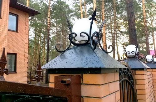 Колпаки на забор: полимерно-песчаные заглушки на столбы ограждений из кирпича, бетонные крышки для кирпичных конструкций (столб, колпак, форма) Колпаки на забор: полимерно-песчаные заглушки на столбы ограждений из кирпича, бетонные крышки для кирпичных конструкций