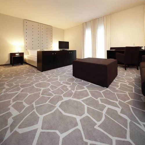 Ковер в спальне на полу фото: прикроватный и ковролин как выбрать, на стену в интерьере, овальные и пушистые, отзывы какой выбрать
