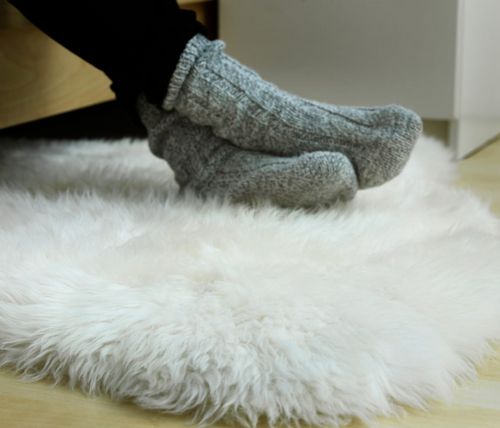 Ковры из меха и кожи: меховые изделия из альпаки, натуральные ковровые покрытия из мутона, шкур коровы, медведя и других животных, искусственные варианты (ковер, покрытие, шкура) Ковры из меха и кожи: меховые изделия из альпаки, натуральные ковровые покрытия из мутона, шкур коровы, медведя и других животных, искусственные варианты