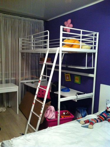 Кровать-чердак от Ikea (53 фото): модели с рабочей зоной внизу, оригинальные примеры в интерьере, отзывы (кровать, Ikea, спальный) Кровать-чердак от Ikea (53 фото): модели с рабочей зоной внизу, оригинальные примеры в интерьере, отзывы