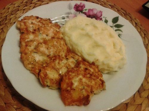 Куриные оладушки из филе курицы: оладьи с майонезом, рецепт рубленный, резанные с сыром, фото и как приготовить (куриный, оладья, фила) Куриные оладушки из филе курицы: оладьи с майонезом, рецепт рубленный, резанные с сыром, фото и как приготовить