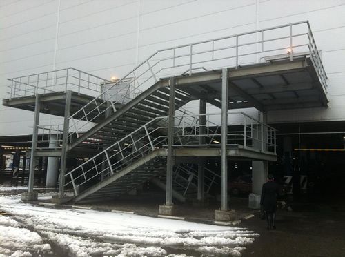 Лестницы эвакуационных выходов: пути эвакуации, требования к наружной, для детского сада металлические