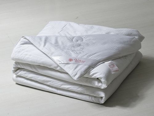 Летние и зимние одеяла: какое самое лучшее теплое одеяло выбрать на зиму, тонкое и легкое изделие на лето, отзывы