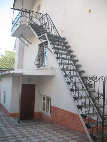 Металлическая лестница на второй этаж своими руками: чертежи, инструкции, фото