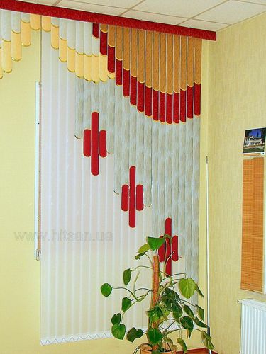 Мультифактурные жалюзи (41 фото): дизайн вертикальных тканевых моделей в интерьере кухни (жалюзи, окно, полотно) Мультифактурные жалюзи (41 фото): дизайн вертикальных тканевых моделей в интерьере кухни