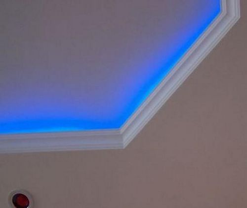 Натяжной потолок со светодиодной подсветкой — фото