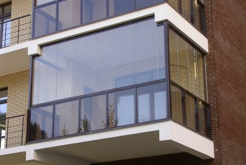 Нестандартное остекление балконов и лоджий, окон и материалы для проведения работ