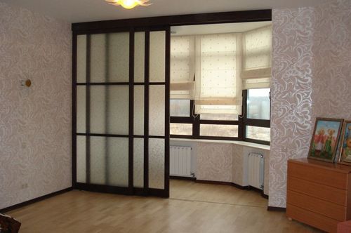Перегородки в квартире (67 фото): комнатные декоративные из стекла для зонирования помещения, материалы раздвижных и мобильных изделий (перегородка, декоративный, помощь) Перегородки в квартире (67 фото): комнатные декоративные из стекла для зонирования помещения, материалы раздвижных и мобильных изделий