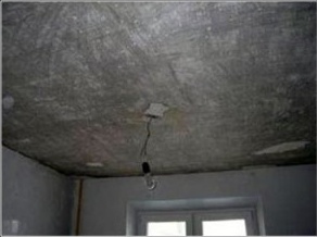 Подготовка потолка к покраске - выравниваем потолок и грунтуем перед покраской
