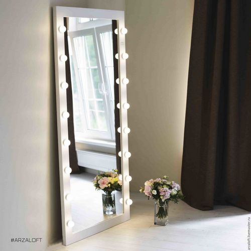 Подсветка для зеркала: с выключателем и креплением для прихожей и для спальни, светодиодная и с галогеновыми лампами для картин, сверху или вокруг