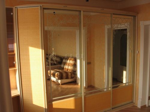 Раздвижные двери для гардеробной (75 фото): как самому сделать зеркальные и стеклянные двери типа купе в комнату (двери, раздвижной, гардеробная) Раздвижные двери для гардеробной (75 фото): как самому сделать зеркальные и стеклянные двери типа купе в комнату